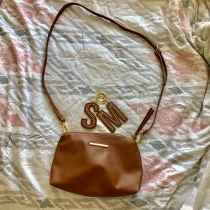 Steve Madden camel crossbody w/free keychain!